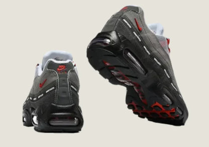 Air Max 95 x UNDEFEATED Bright Crimson